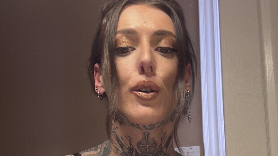 MadisonDeeBanks